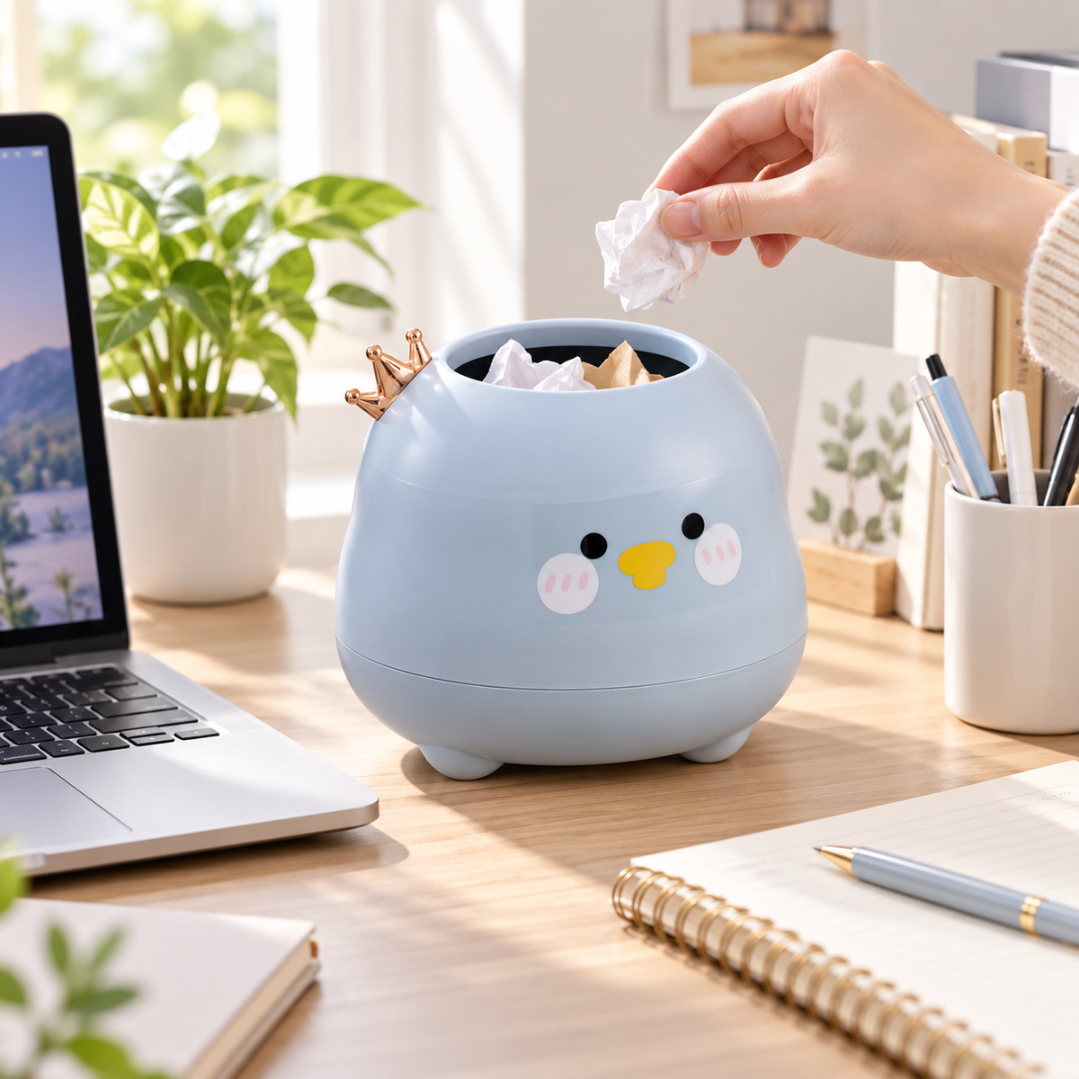Cute, lidded emotional trash can for home and car use
